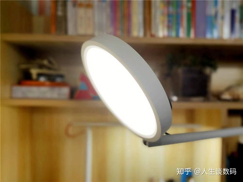 照明看護兩不誤，陪伴永不掉線——創(chuàng)米小白智能護眼臺燈體驗